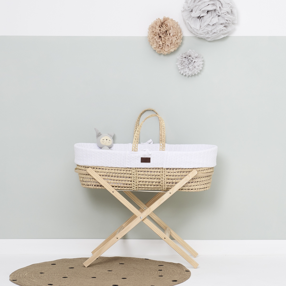 Little Green Sheep Natural Knitted Moses Basket with Mattress & Moses Basket Stand - White